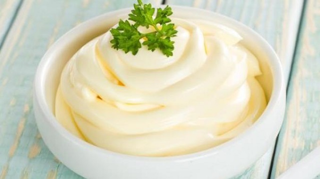 Sử dụng mayo chay để cho món bánh sen chiên giòn trở nên hoàn hảo
